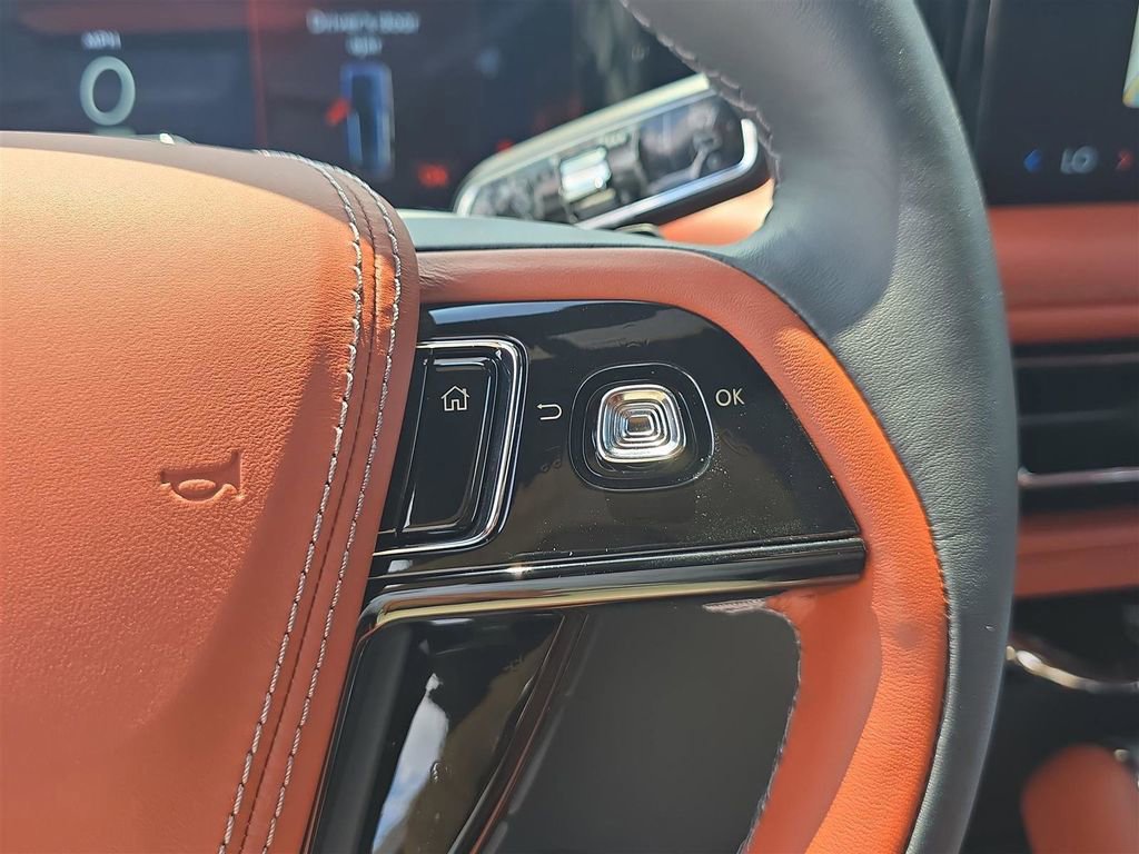 Used 2025 Lincoln Aviator Reserve w/ Equipment Group 201A image 31