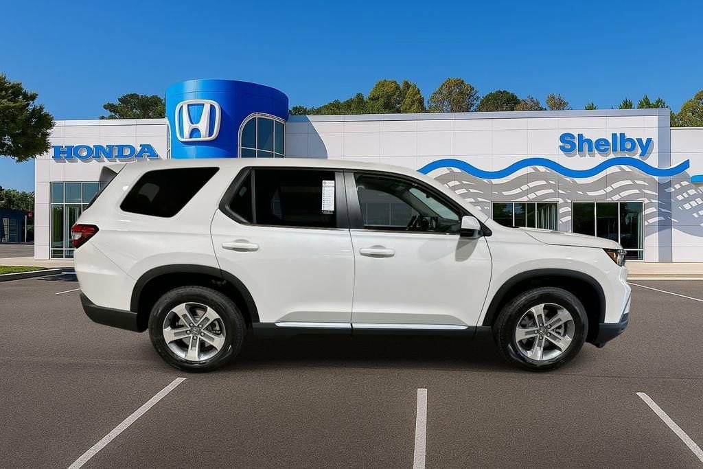 New 2025 Honda Pilot EX-L image 8