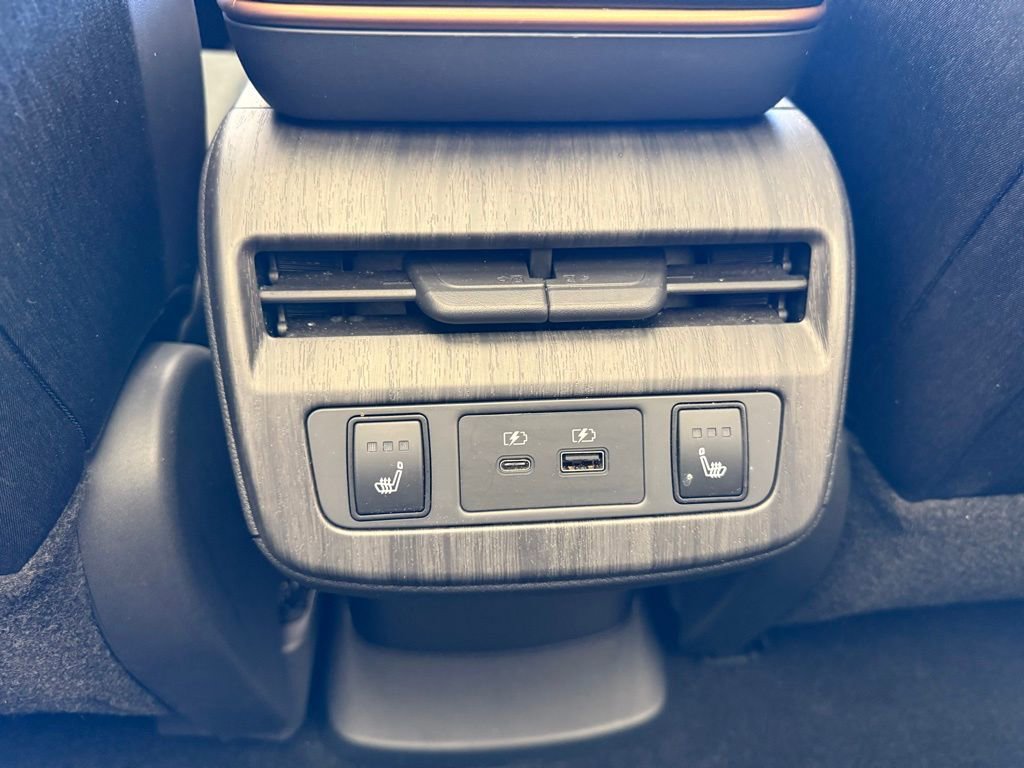 Used 2024 Nissan Ariya FWD image 23
