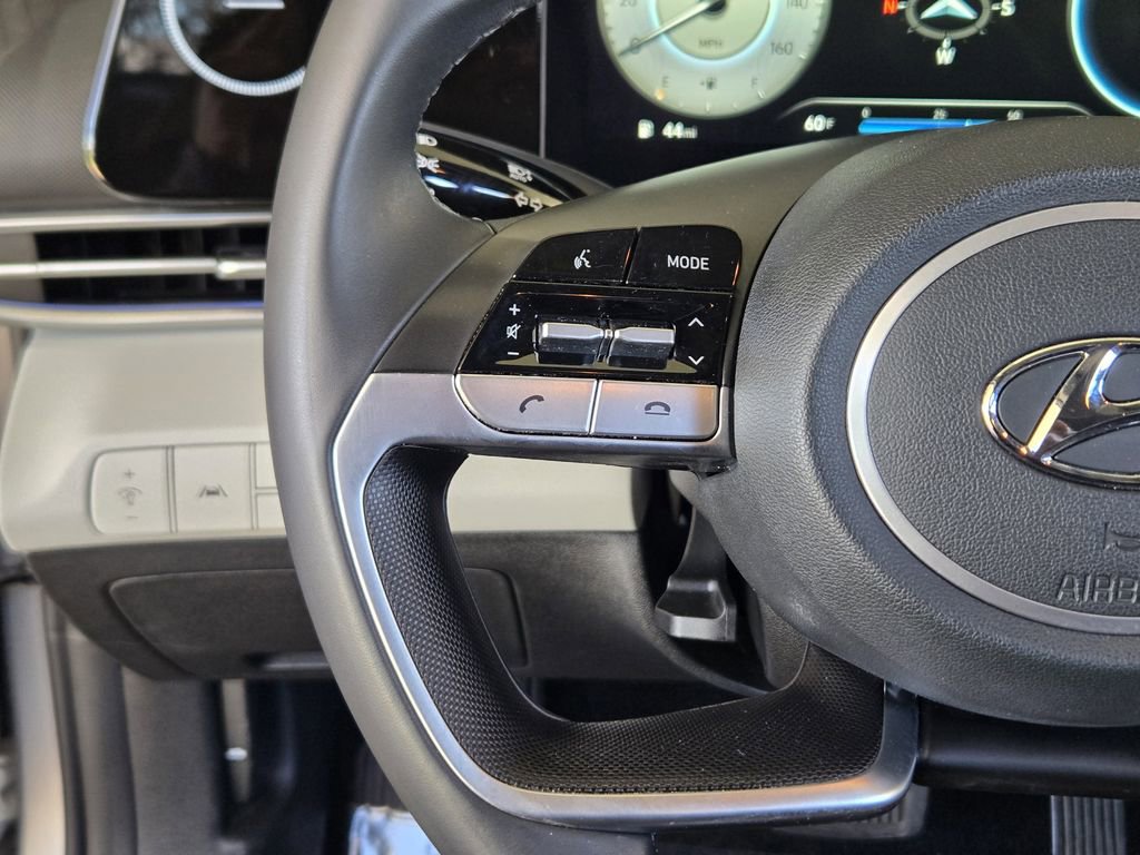 Certified 2021 Hyundai Elantra Limited w/ Cargo Package image 26