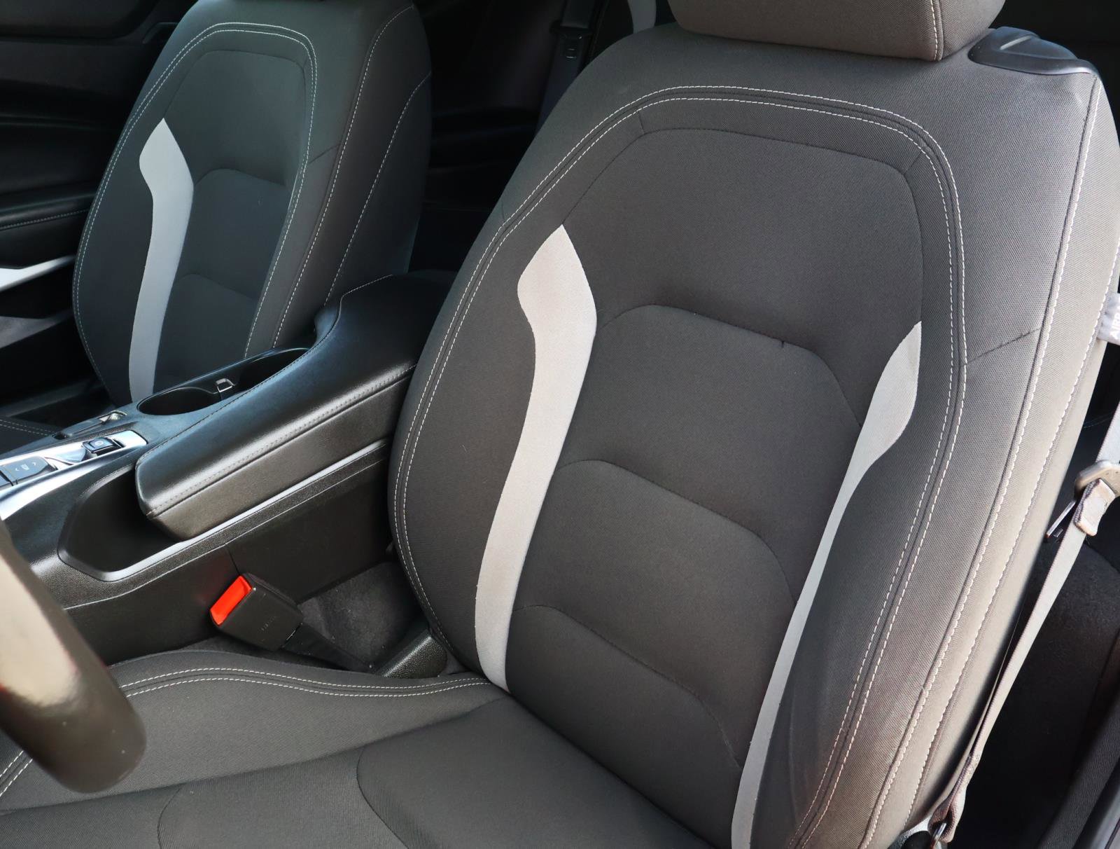 Used 2021 Chevrolet Camaro LT RWD image 10