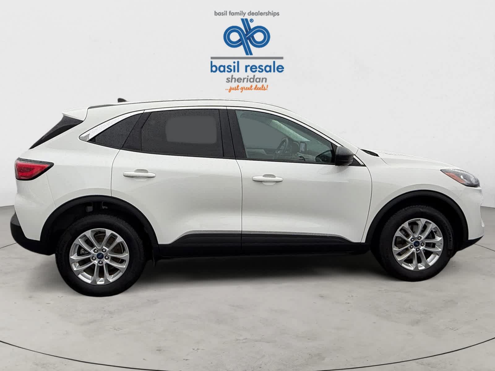 Used 2022 Ford Escape SE w/ Cold Weather Package AWD/4WD image 9