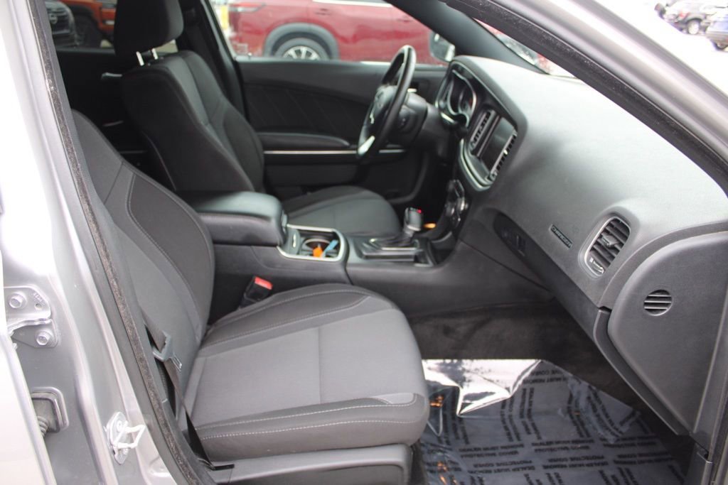 Used 2016 Dodge Charger SXT image 19