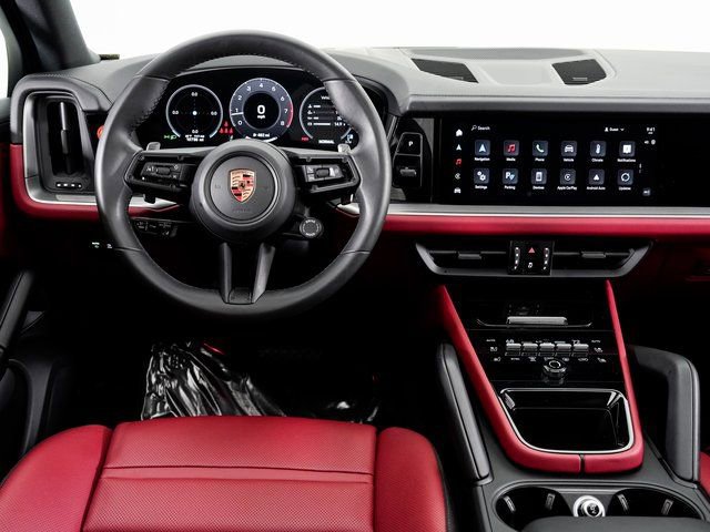 Certified 2025 Porsche Cayenne image 18