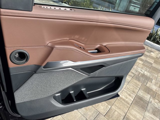 New 2025 Lincoln Navigator L Reserve image 17