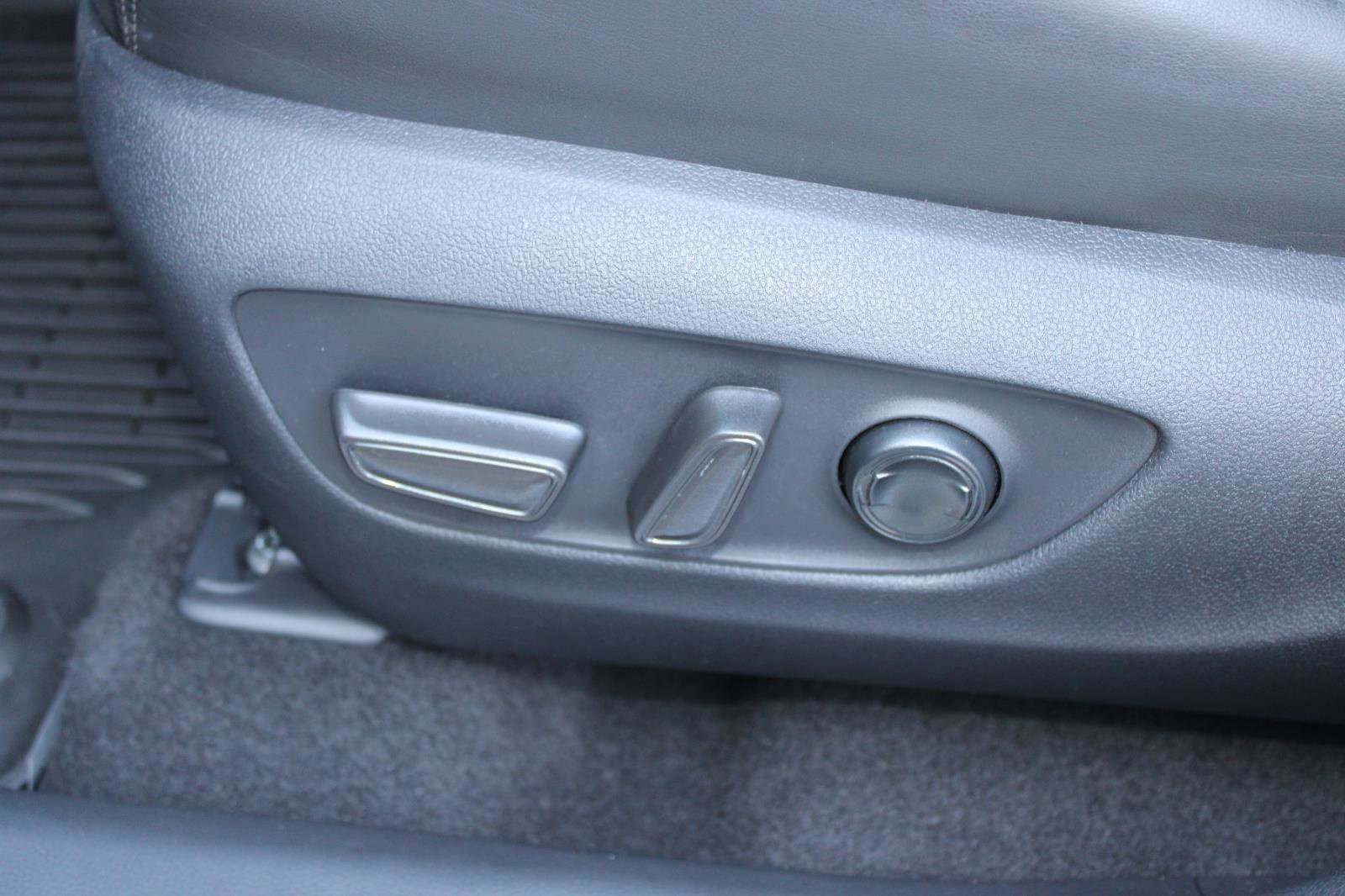 Used 2024 Toyota RAV4 Limited image 35