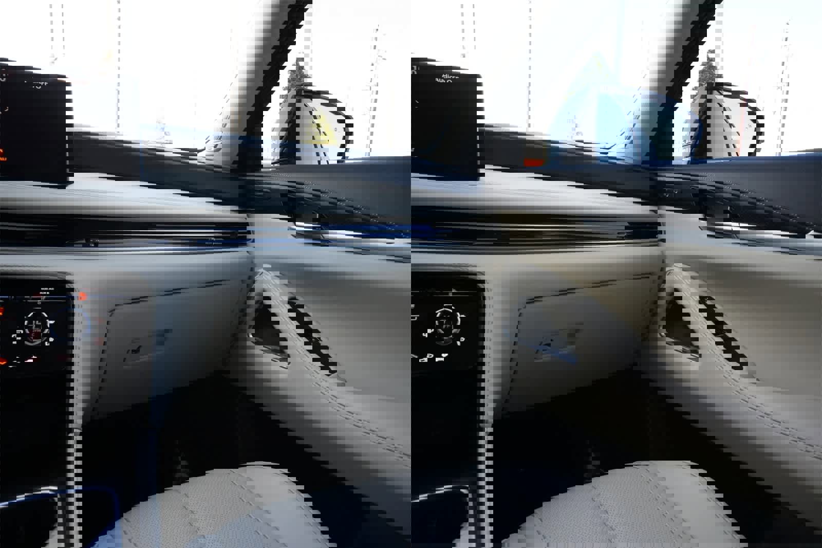 Certified 2025 INFINITI QX60 Sensory image 8