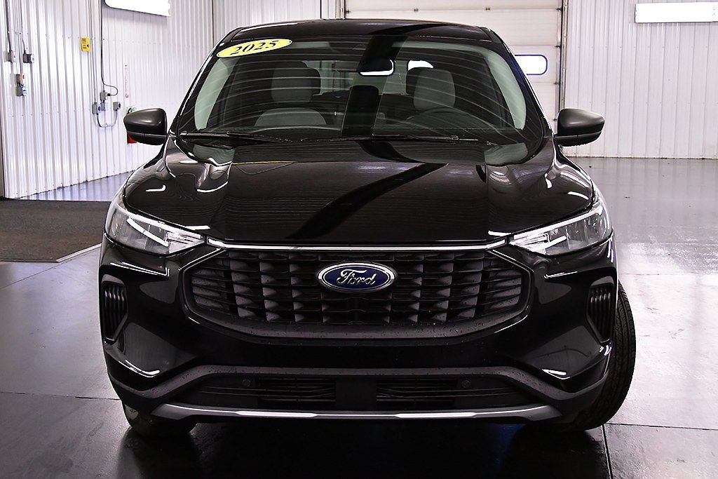 New 2025 Ford Escape Active w/ Cold Weather Package image 2
