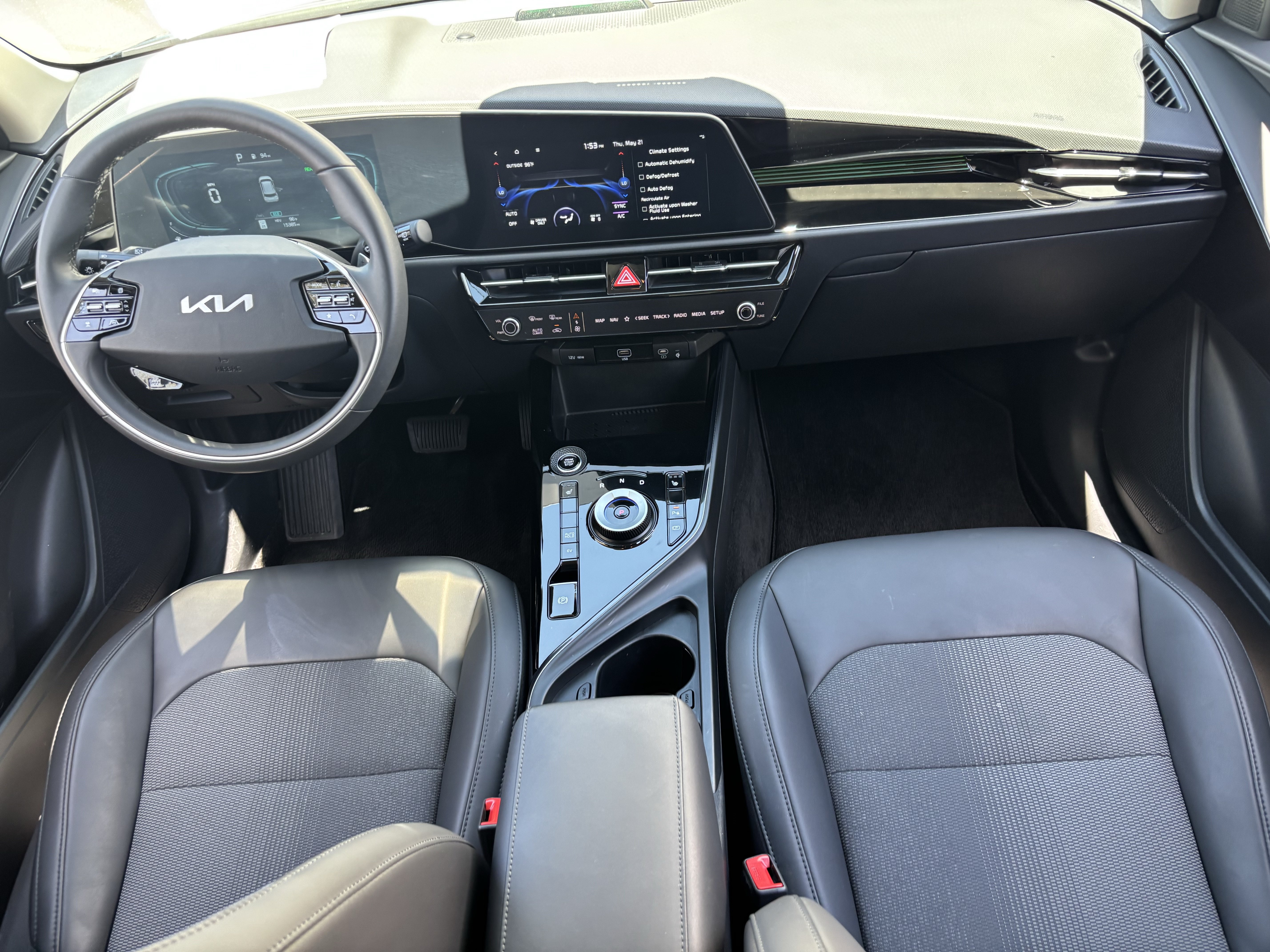 Certified 2025 Kia Niro EX FWD image 13