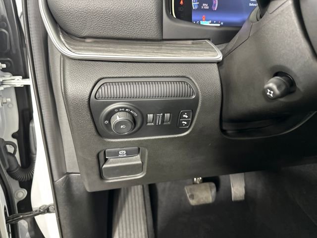 Used 2022 Jeep Wagoneer Series III w/ Flexible Seating Group image 39