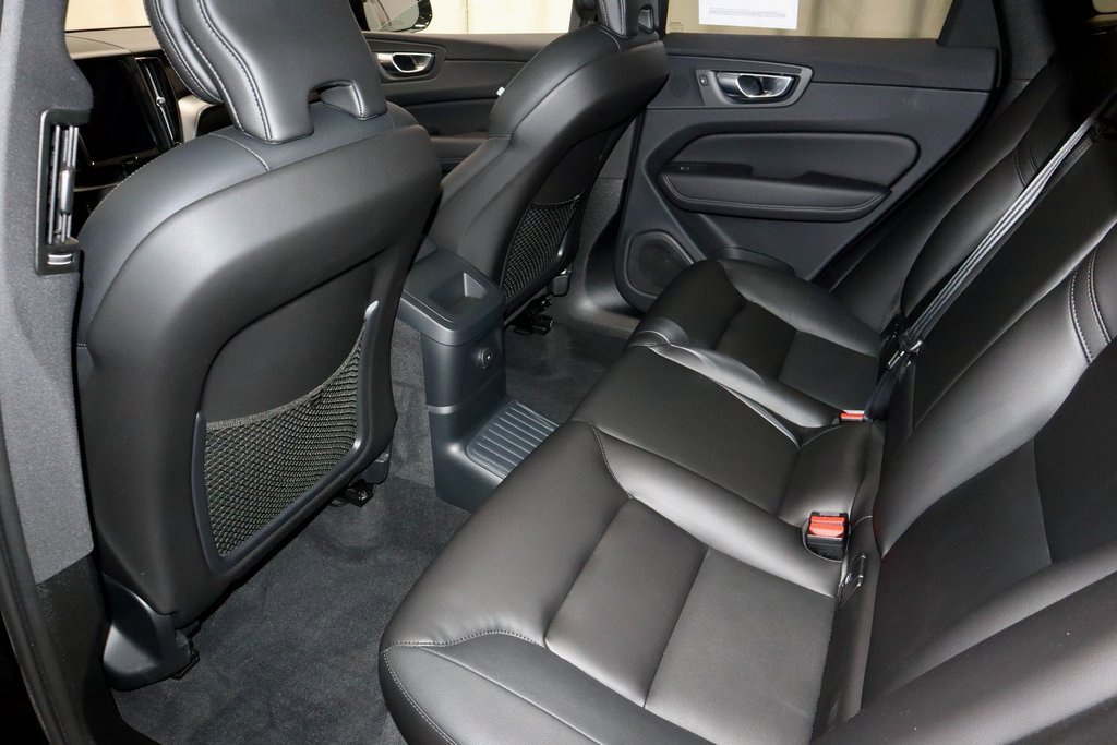 Used 2024 Volvo XC60 T8 Core image 20