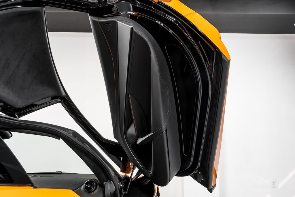 Used 2026 McLaren 750S RWD image 34