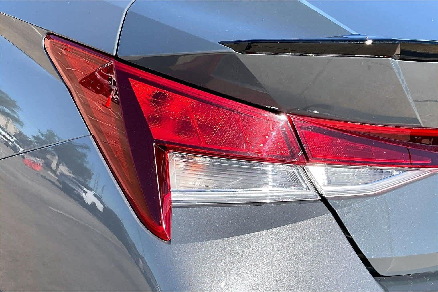 Used 2025 Hyundai Elantra Sport FWD image 29