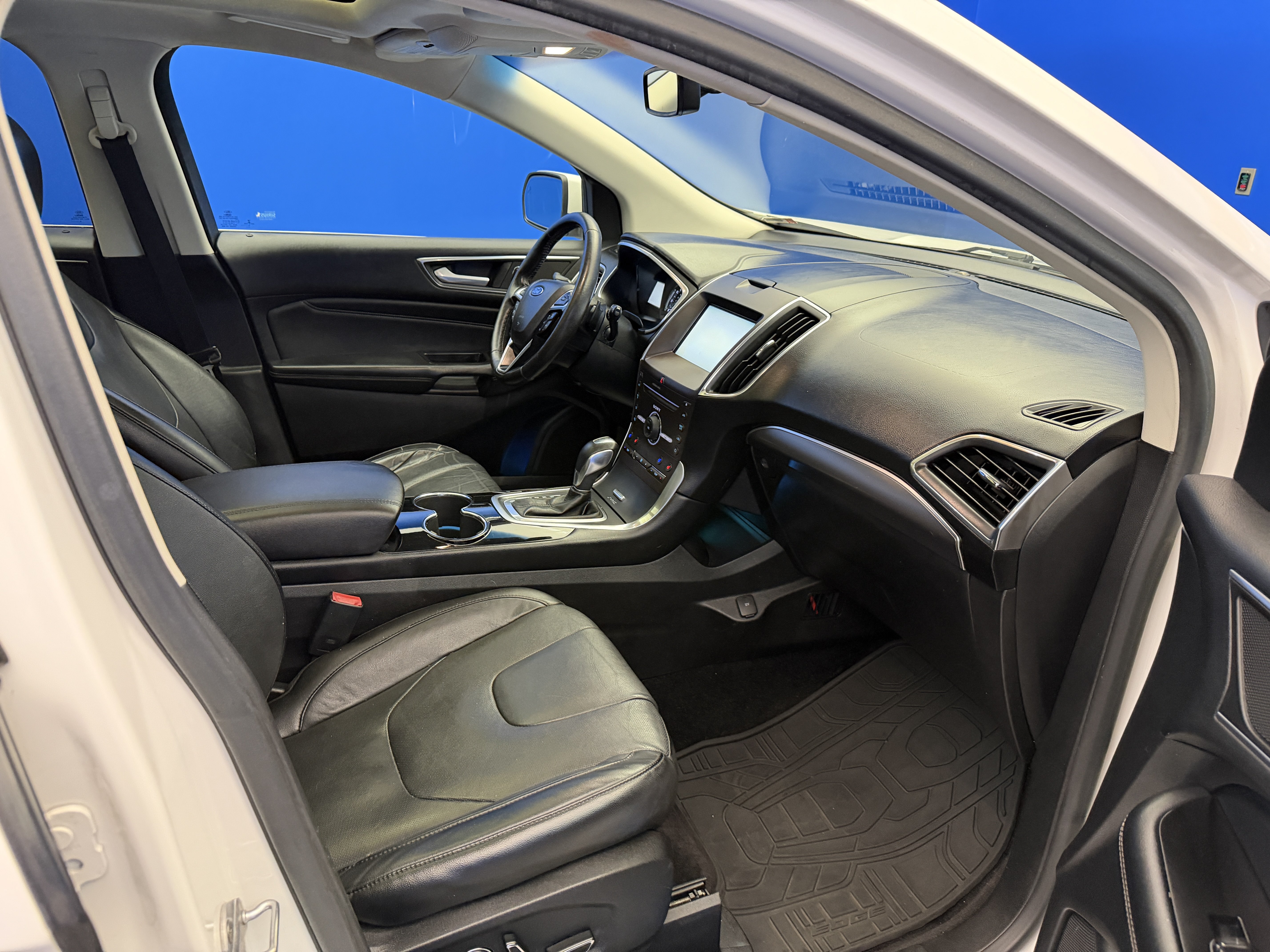 Used 2015 Ford Edge Titanium w/ Equipment Group 301A AWD/4WD image 25