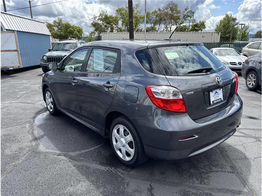 Used 2010 Toyota Matrix Base 4dr Wagon 4A FWD image 3