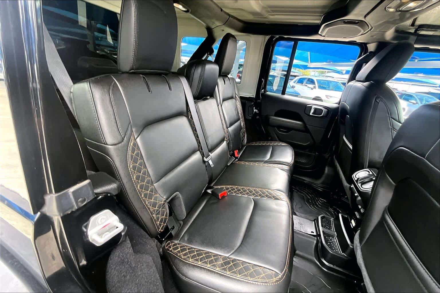 Used 2021 Jeep Wrangler Unlimited Sahara AWD/4WD image 20