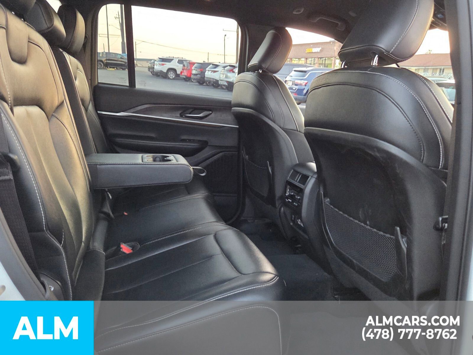 Used 2024 Jeep Grand Cherokee Limited image 13