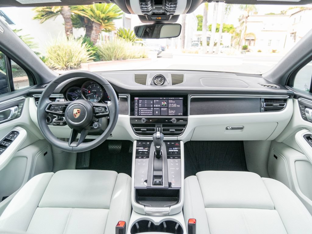Used 2024 Porsche Macan GTS AWD/4WD image 38