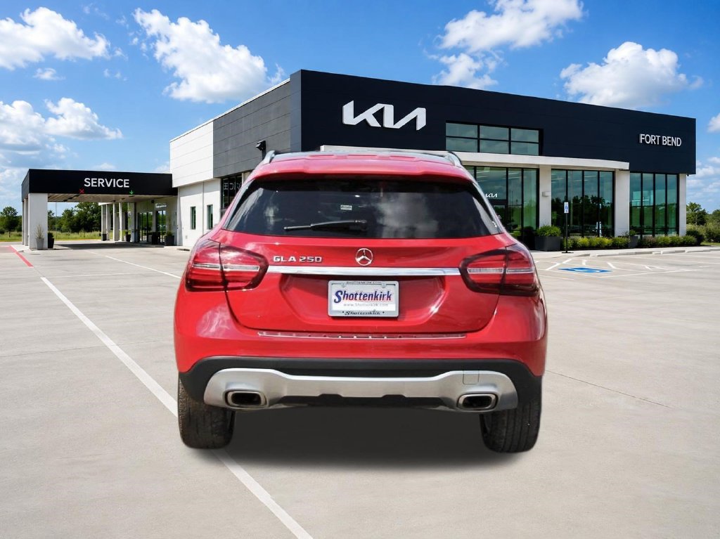 Used 2018 Mercedes-Benz GLA 250 w/ Premium Package image 6