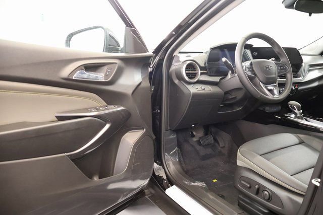New 2026 Chevrolet Trax ACTIV w/ Driver Confidence Package FWD image 8