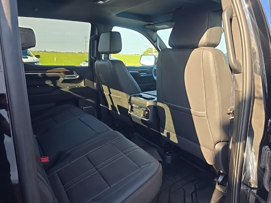 Used 2024 Chevrolet Silverado 1500 High Country w/ High Country Premium Package image 19