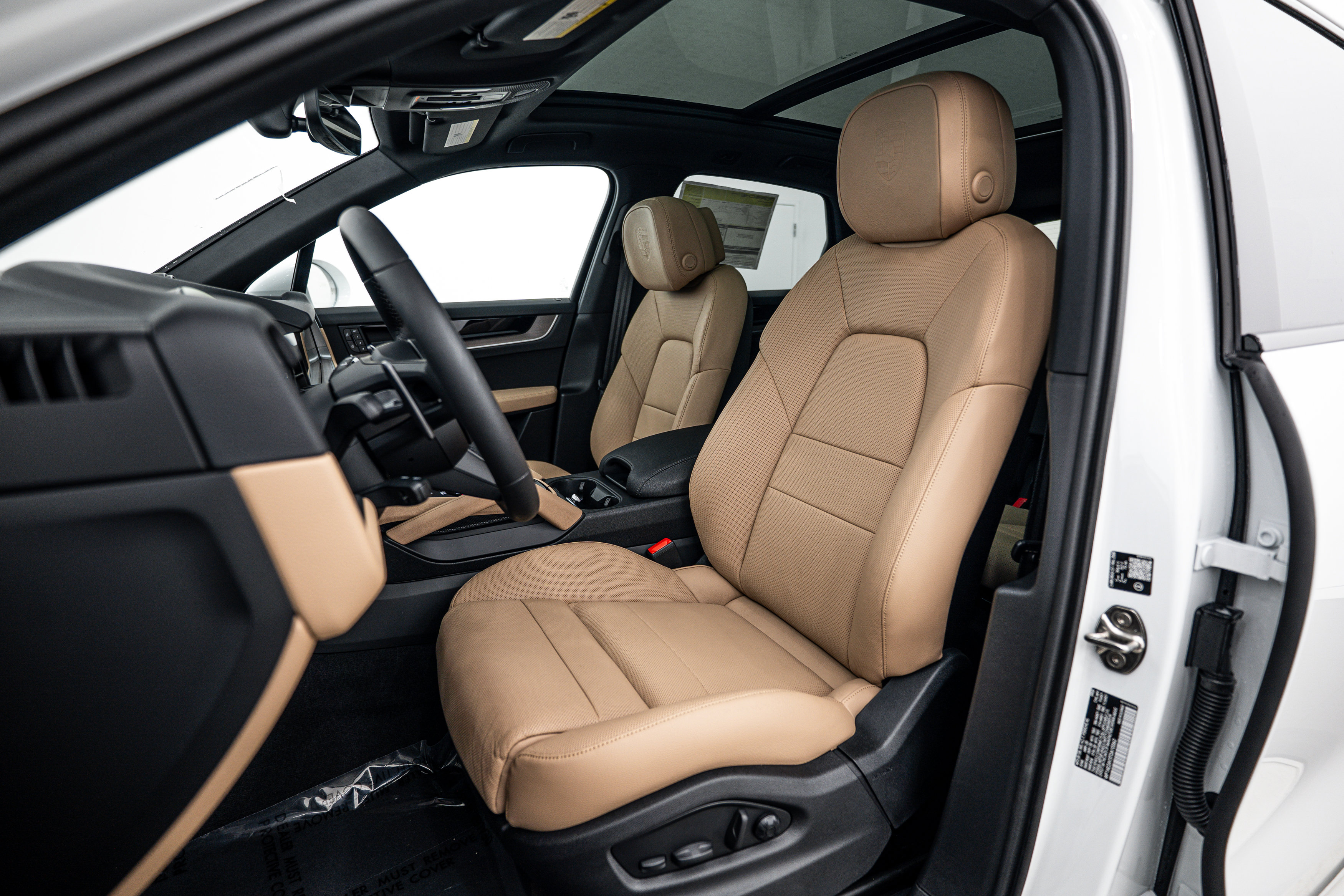 Certified 2026 Porsche Cayenne E-Hybrid image 5