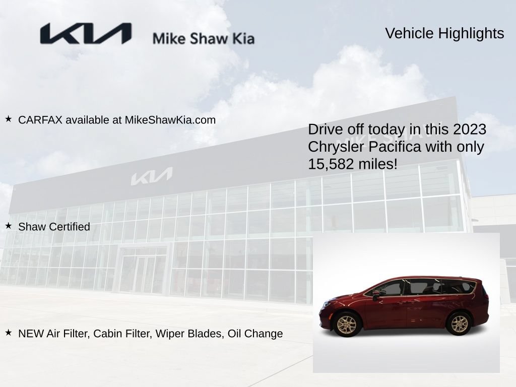 Used 2023 Chrysler Pacifica Touring-L FWD image 8