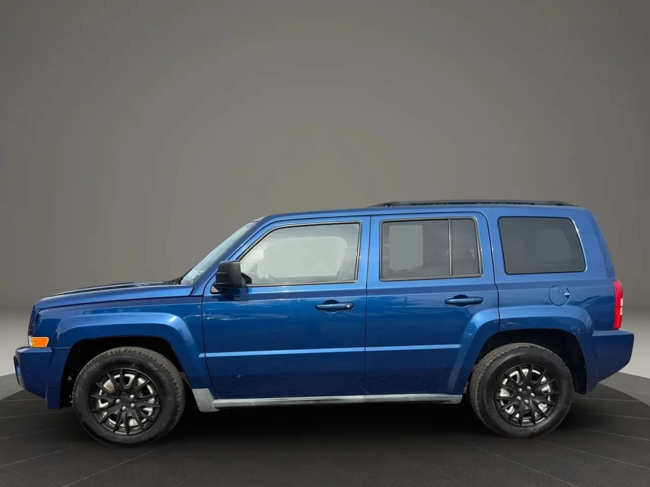 Used 2010 Jeep Patriot Sport AWD/4WD image 2