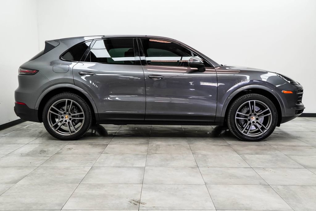 Used 2021 Porsche Cayenne S image 10