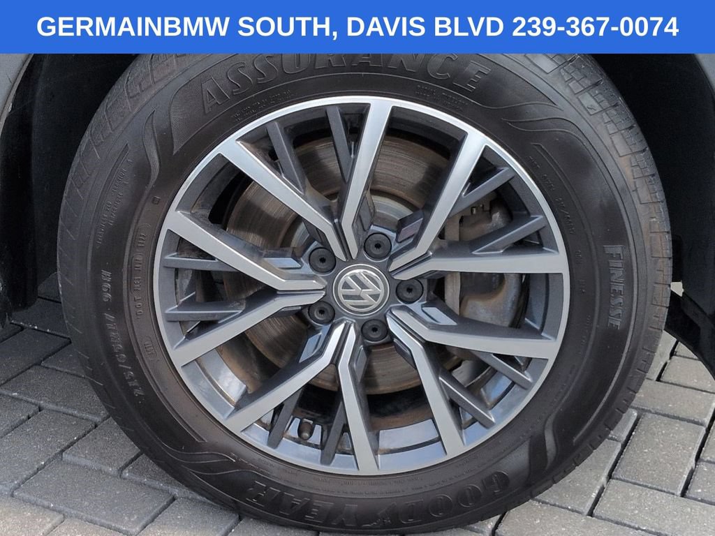 Used 2020 Volkswagen Tiguan SE w/ Panoramic Sunroof Package AWD/4WD image 12