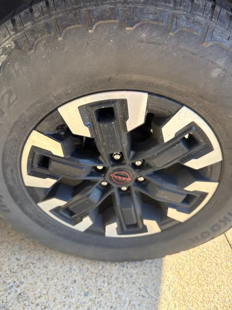 Used 2024 Nissan Frontier Pro-X RWD image 17