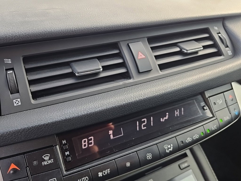 Used 2015 Lexus CT 200h image 15