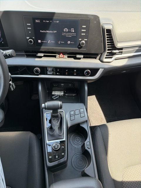 Used 2024 Kia Sportage LX AWD/4WD image 13