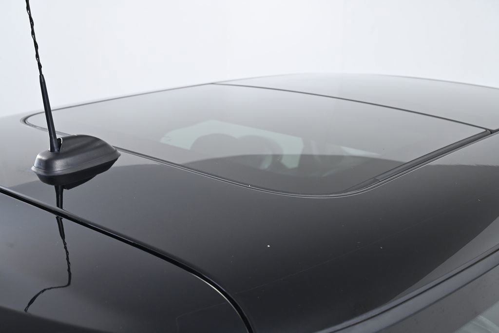 Used 2019 MINI Cooper S w/ Premium Package image 10