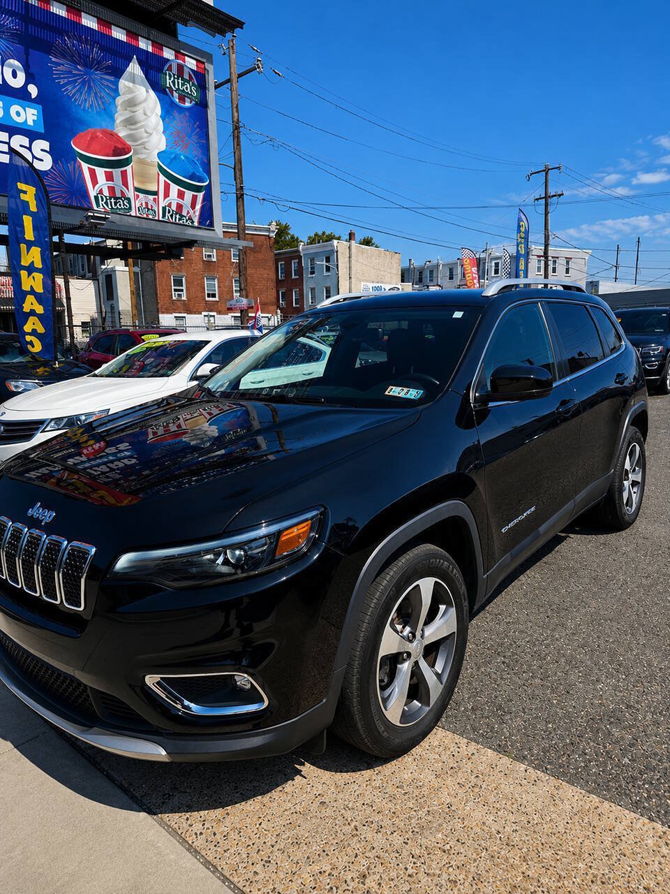 Used 2019 Jeep Cherokee Limited AWD/4WD image 2
