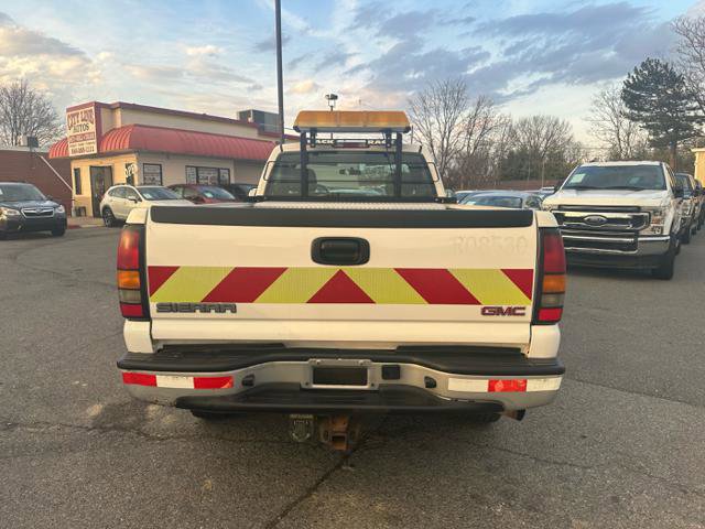Used 2006 GMC Sierra 2500 W/T w/ Heavy-Duty Power Package image 8