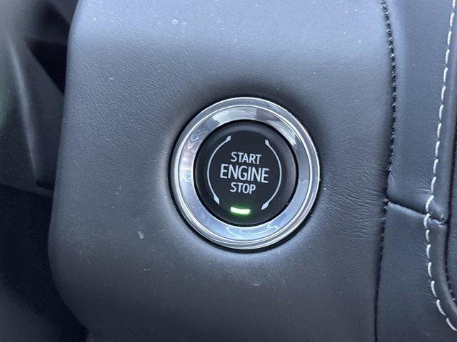 Used 2023 GMC Yukon Denali Ultimate image 34