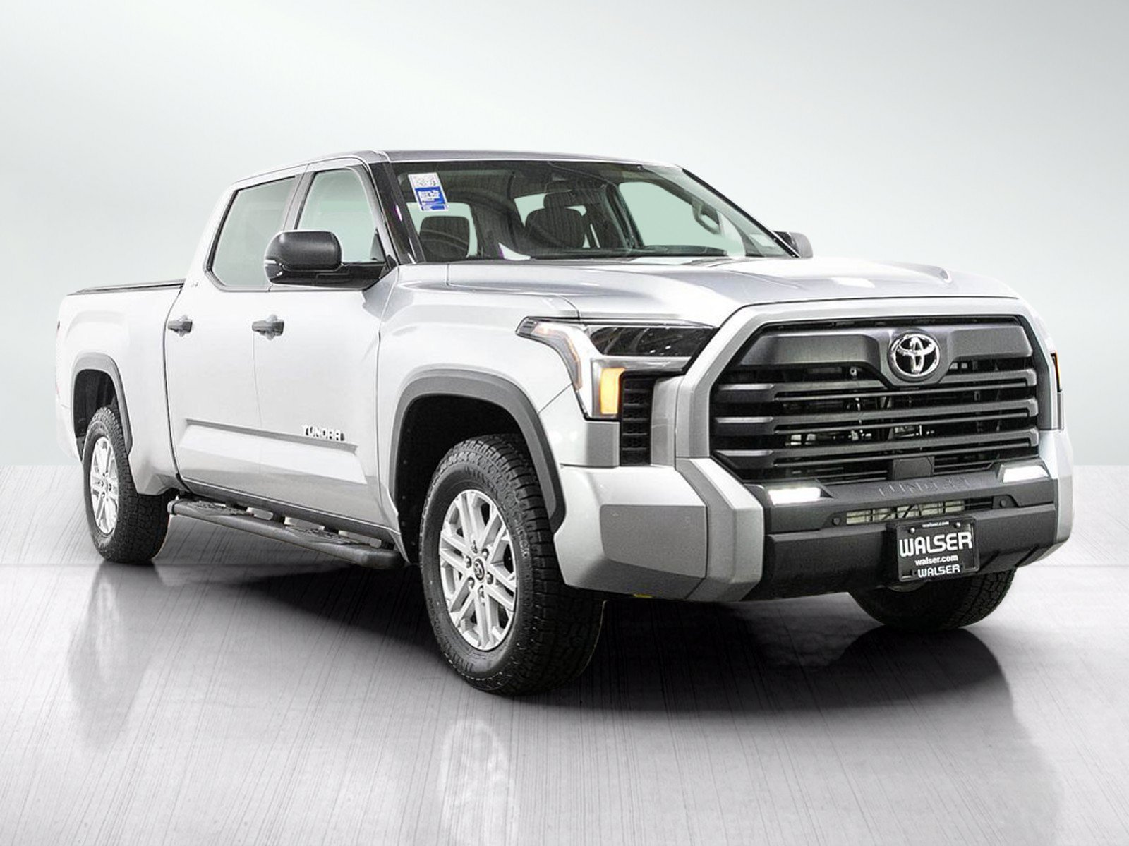 Used 2022 Toyota Tundra SR5 w/ SR5 Convenience Package AWD/4WD image 9