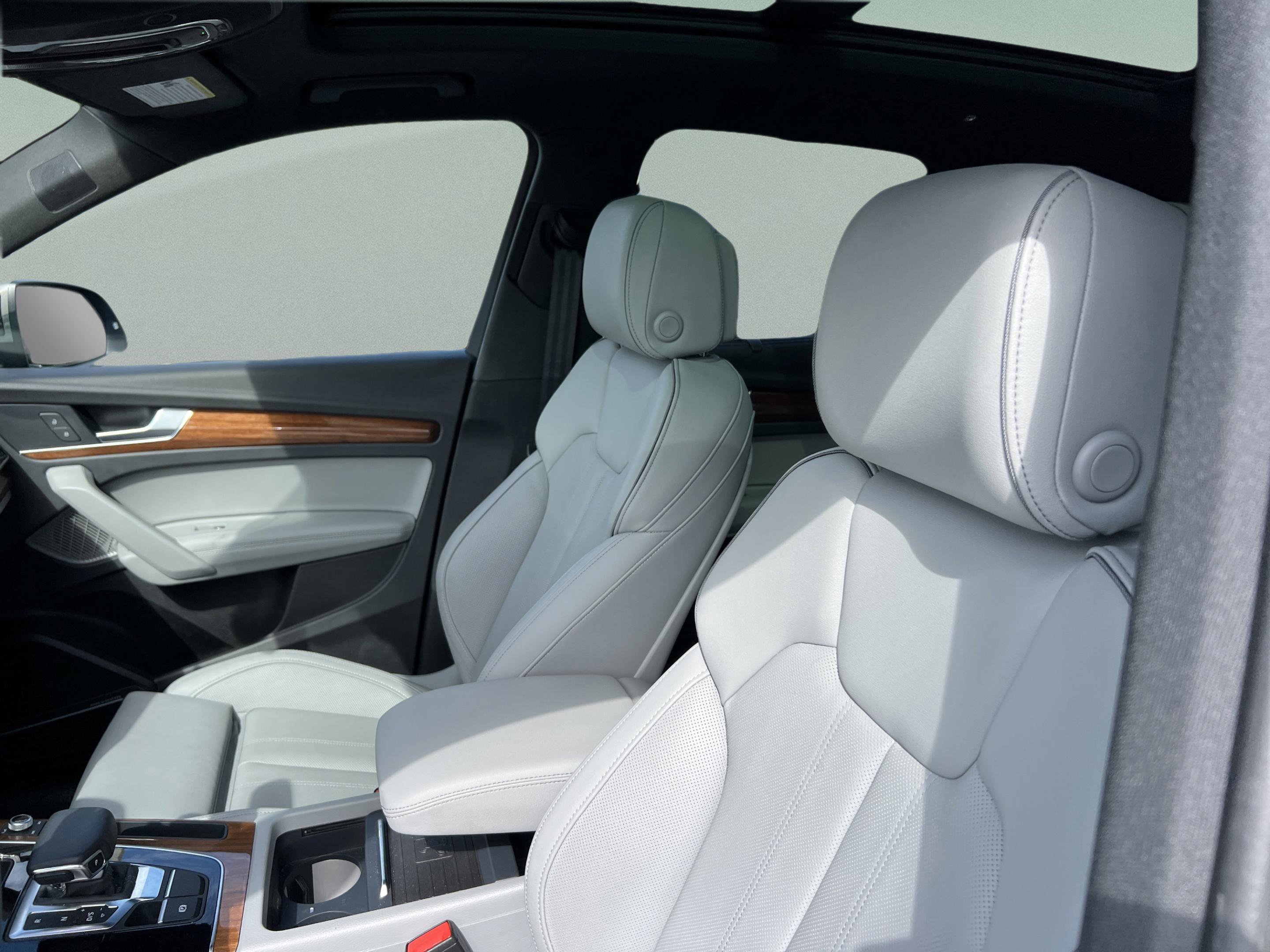 Used 2024 Audi Q5 e Prestige image 12