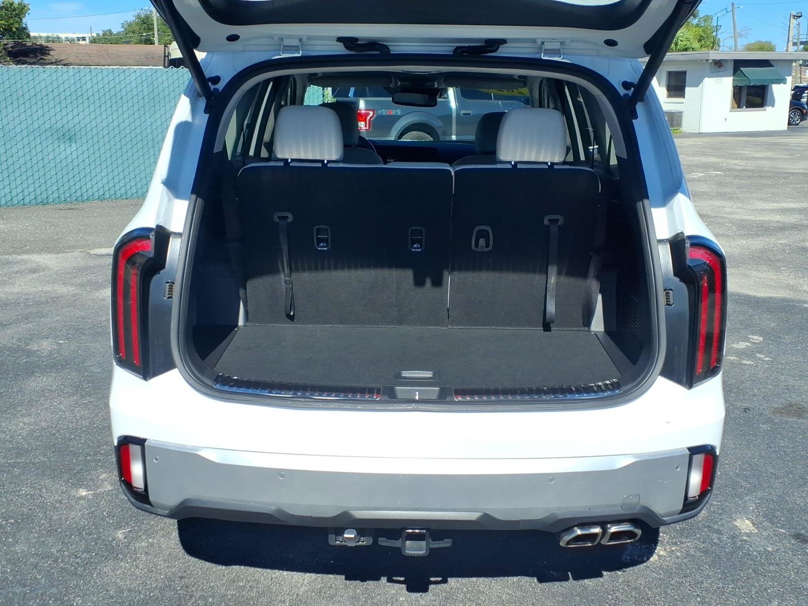 Used 2024 Kia Telluride SX w/ Towing Package AWD/4WD image 18