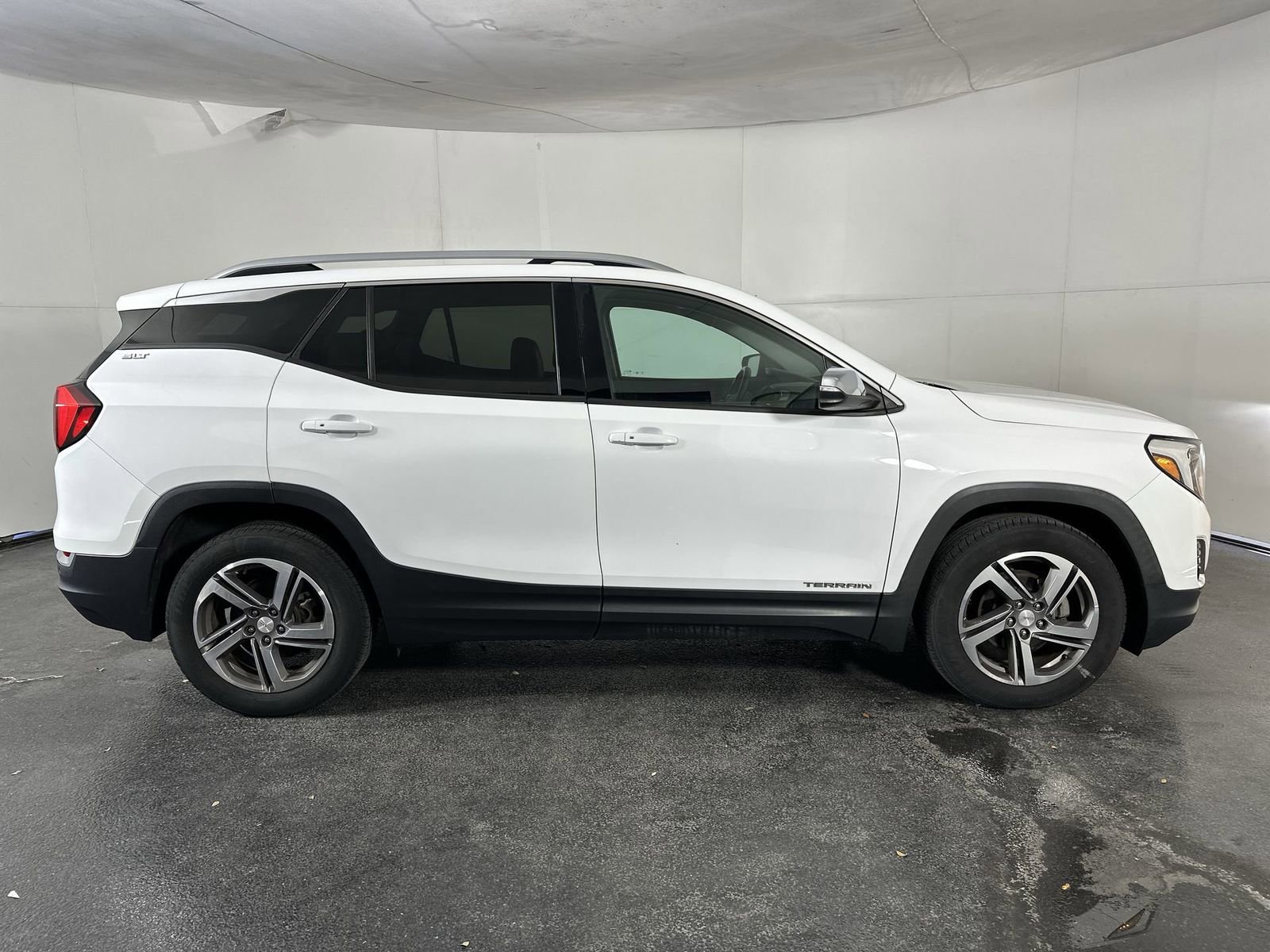 Used 2018 GMC Terrain SLT w/ Preferred Package FWD image 9