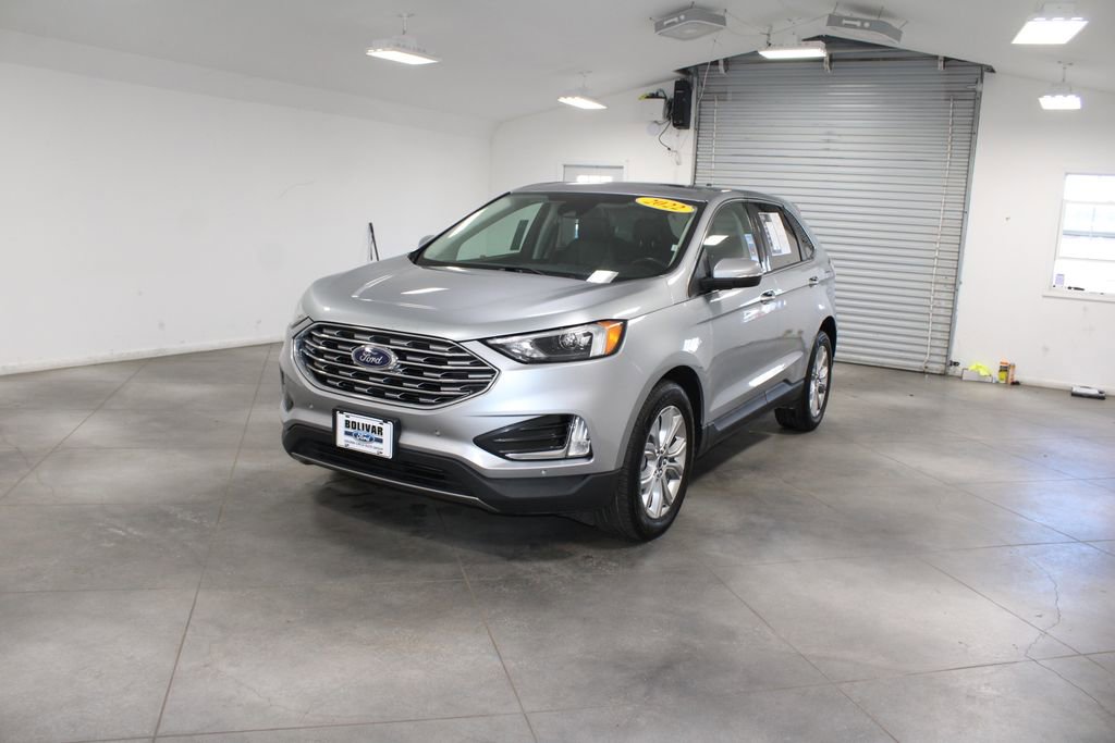 Used 2022 Ford Edge Titanium image 4