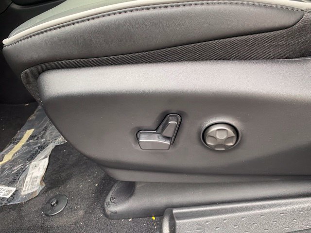 New 2026 Chrysler Pacifica Limited w/ S Appearance Package FWD image 17