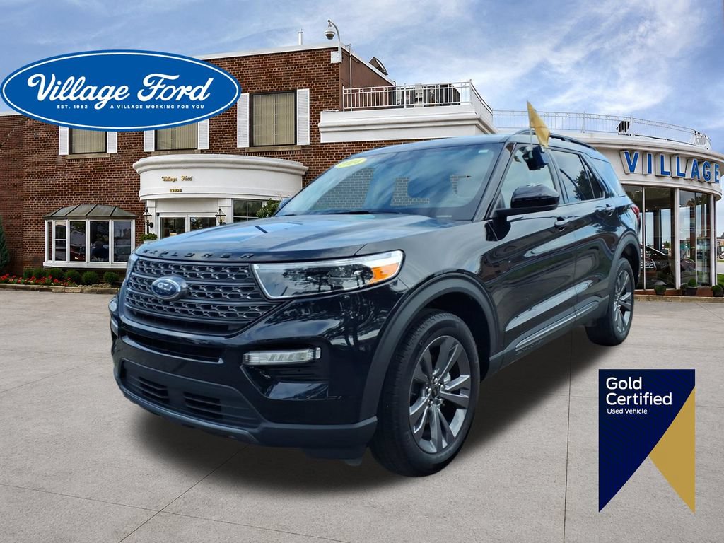 Certified 2024 Ford Explorer XLT w/ Equipment Group 202A AWD/4WD image 1