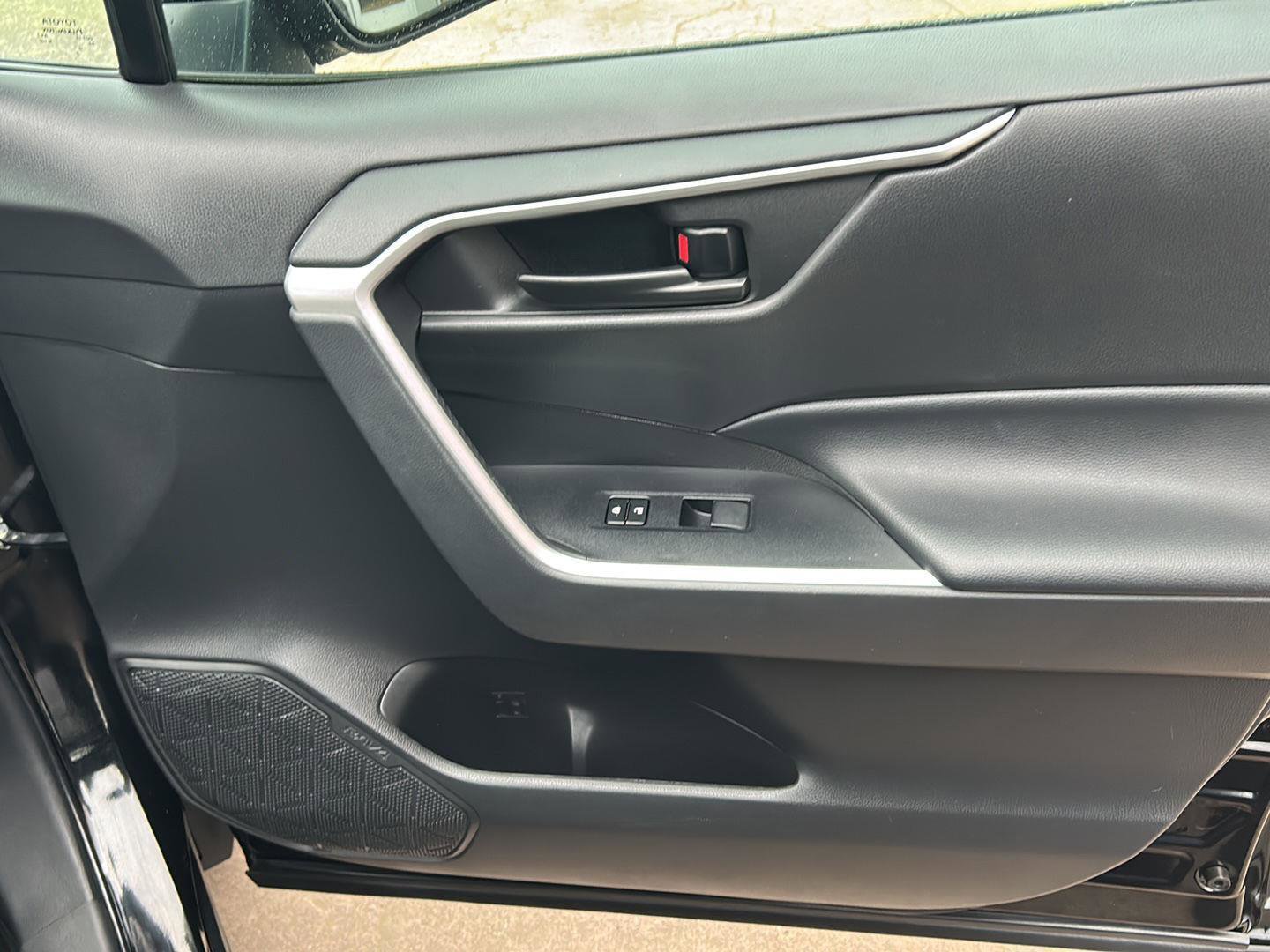 Certified 2023 Toyota RAV4 LE image 29