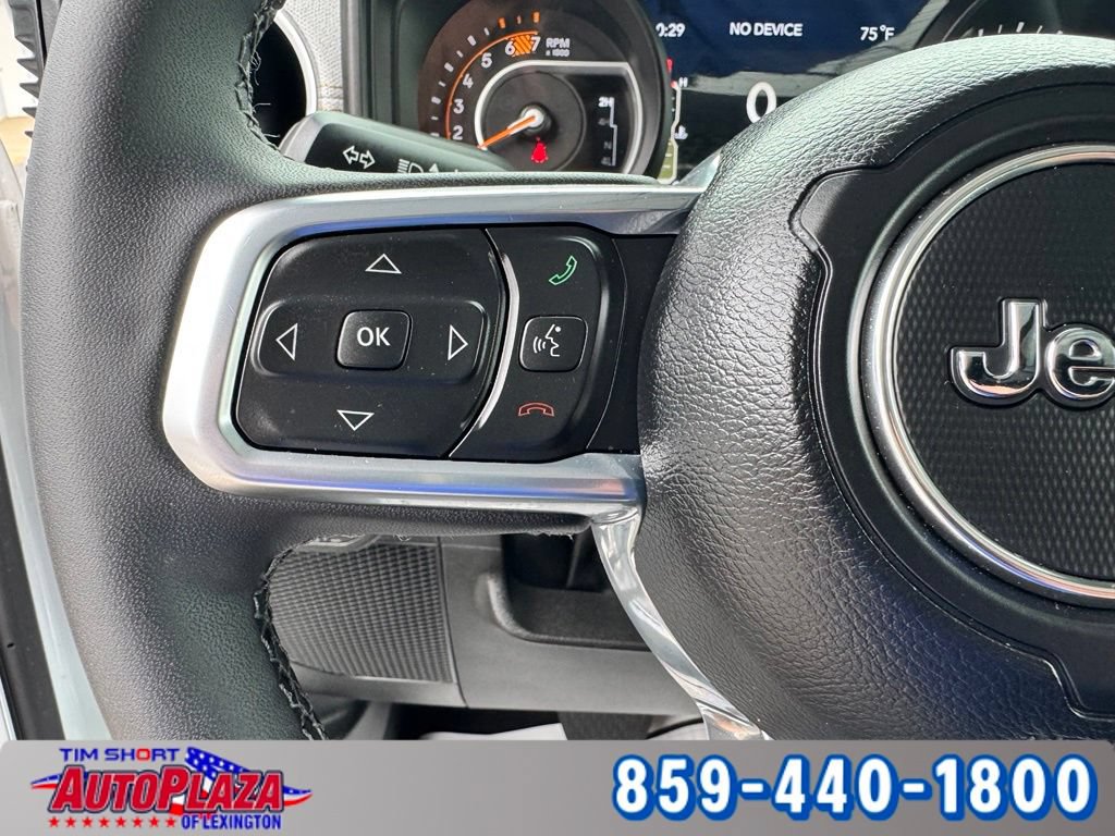 Used 2026 Jeep Wrangler Unlimited Sahara AWD/4WD image 22