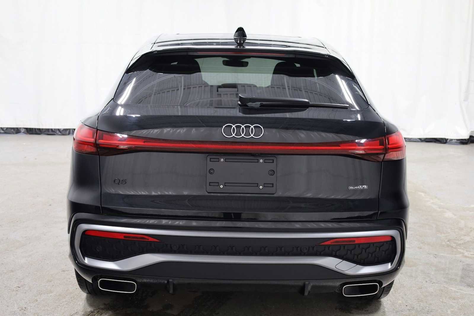 Certified 2025 Audi Q5 Prestige image 7