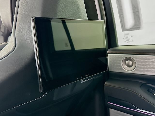 Certified 2025 Lincoln Navigator Black Label AWD/4WD image 30