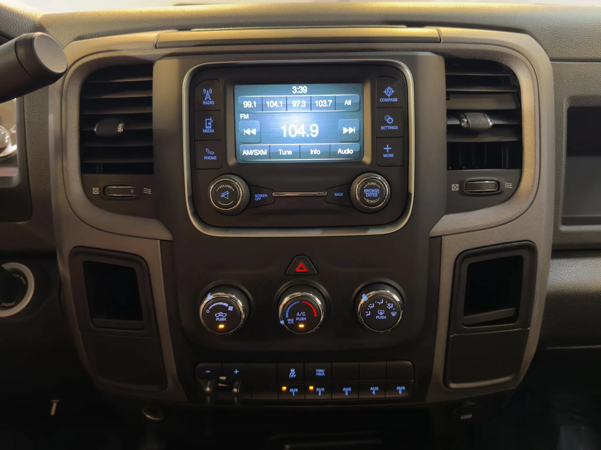 Used 2018 RAM 2500 Tradesman w/ Chrome Appearance Group AWD/4WD image 13