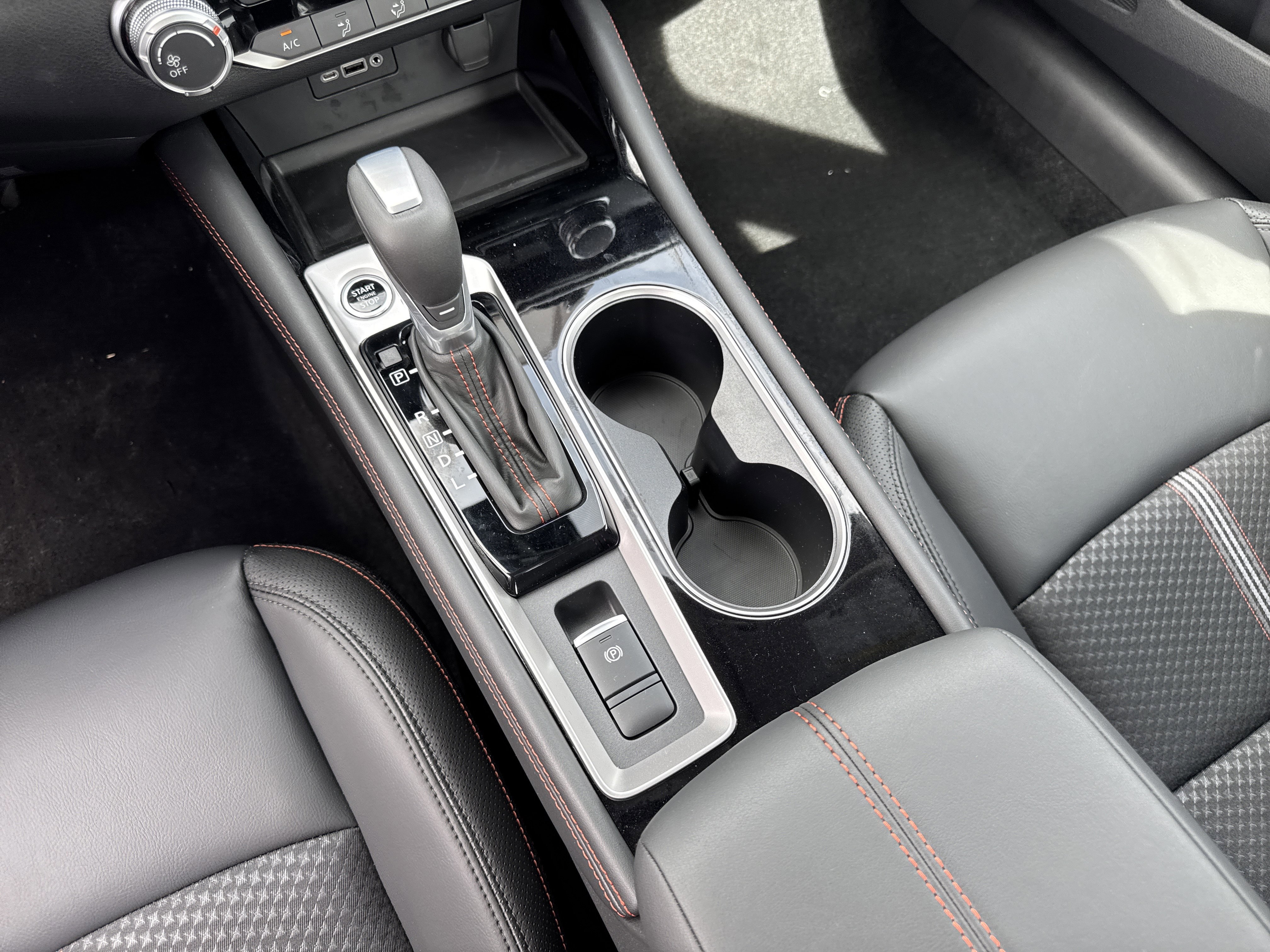 New 2025 Nissan Altima 2.5 SR AWD/4WD image 16